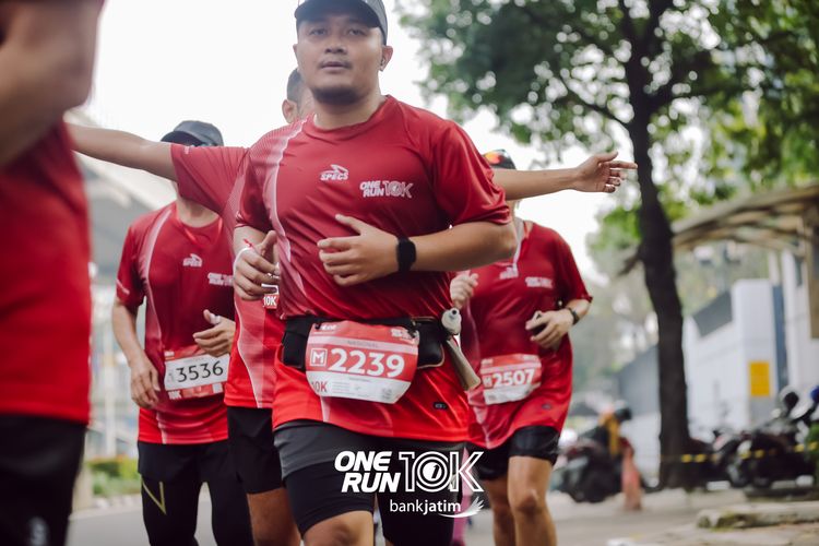 Race photo from ONE RUN 10 K