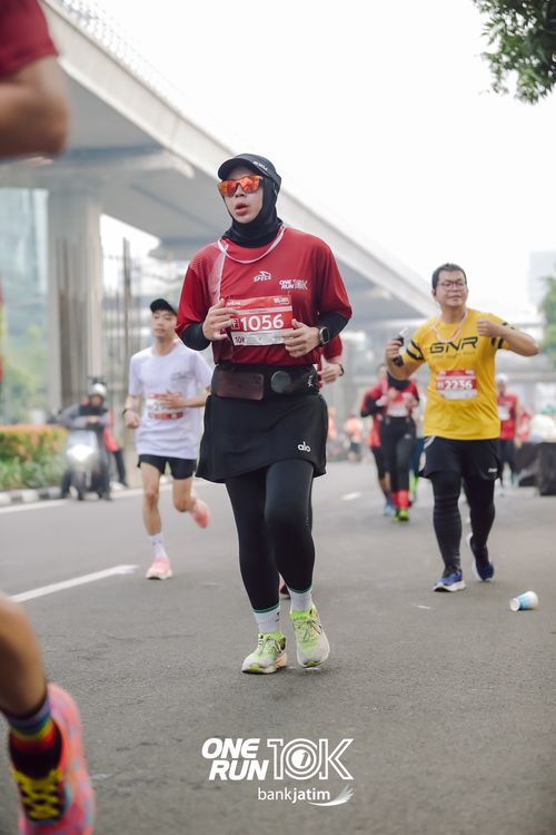 Race photo from ONE RUN 10 K