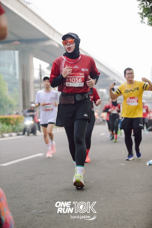 Race photo from ONE RUN 10 K