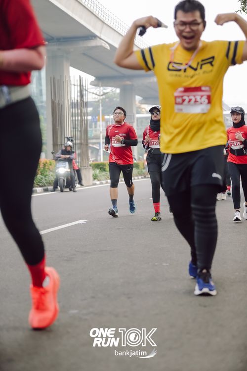 Race photo from ONE RUN 10 K