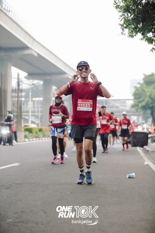 Race photo from ONE RUN 10 K