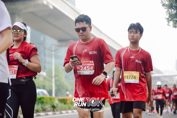 Race photo from ONE RUN 10 K