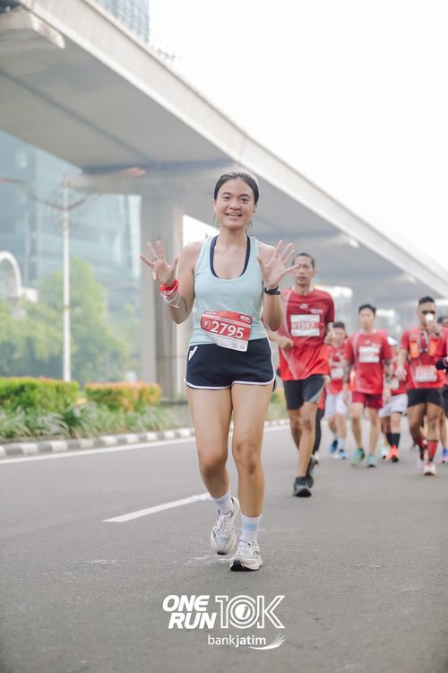 Race photo from ONE RUN 10 K