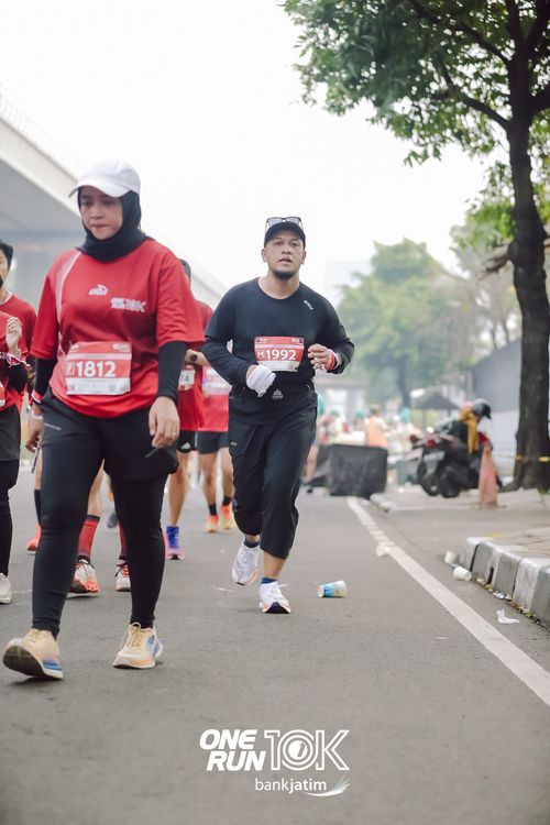 Race photo from ONE RUN 10 K