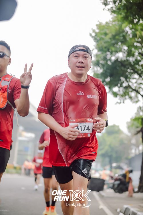 Race photo from ONE RUN 10 K