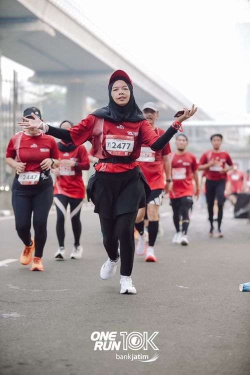 Race photo from ONE RUN 10 K