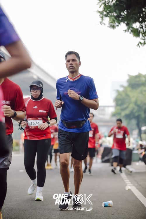 Race photo from ONE RUN 10 K