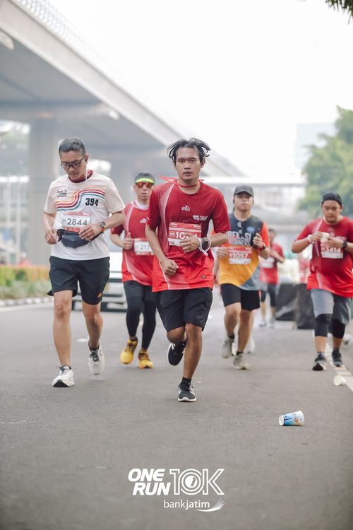 Race photo from ONE RUN 10 K