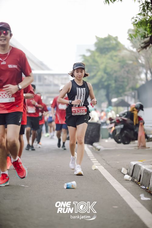 Race photo from ONE RUN 10 K