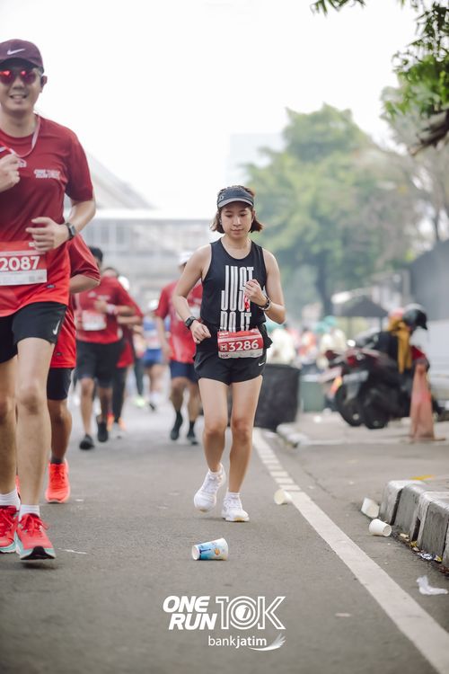 Race photo from ONE RUN 10 K