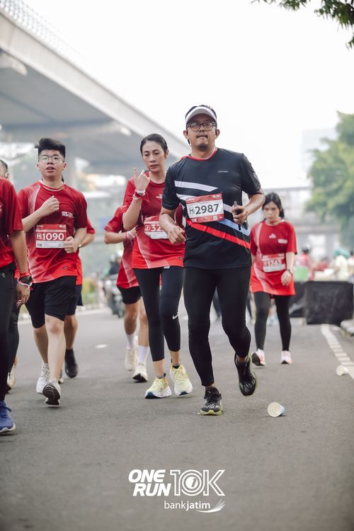 Race photo from ONE RUN 10 K
