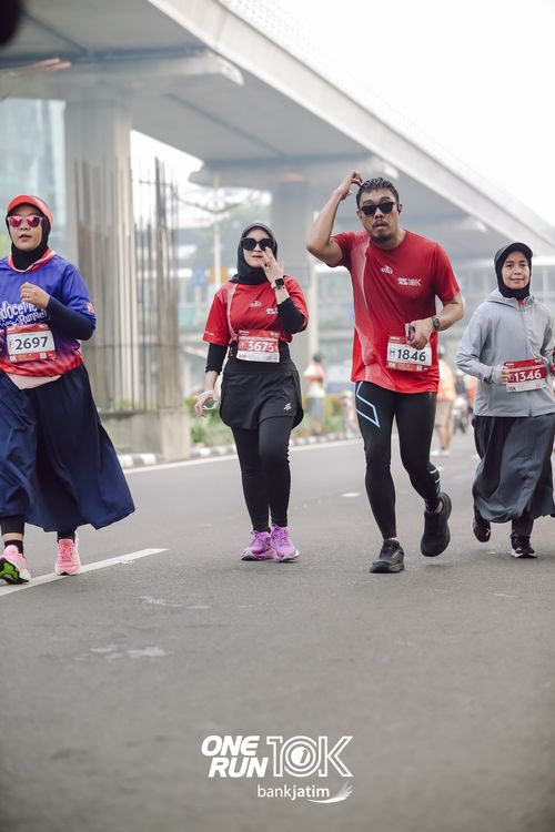 Race photo from ONE RUN 10 K
