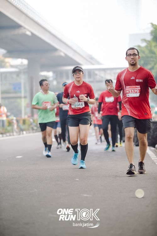 Race photo from ONE RUN 10 K