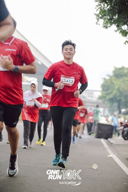 Race photo from ONE RUN 10 K