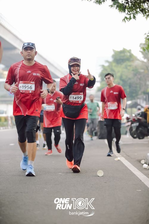 Race photo from ONE RUN 10 K
