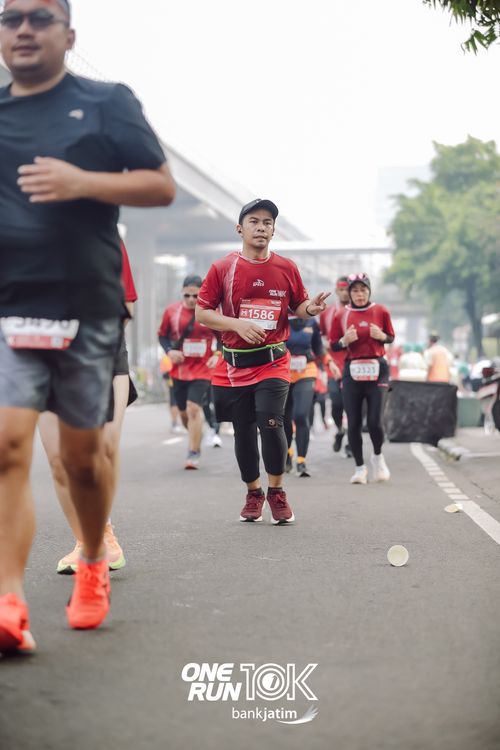 Race photo from ONE RUN 10 K