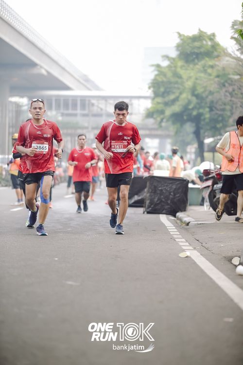 Race photo from ONE RUN 10 K