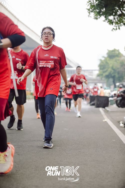 Race photo from ONE RUN 10 K