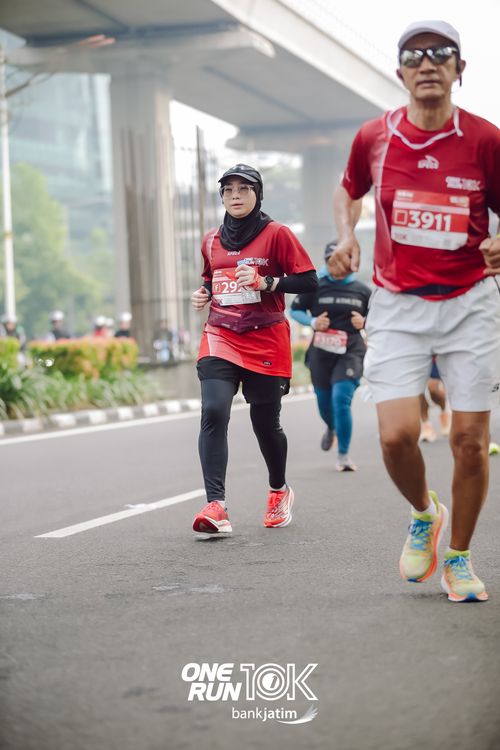 Race photo from ONE RUN 10 K
