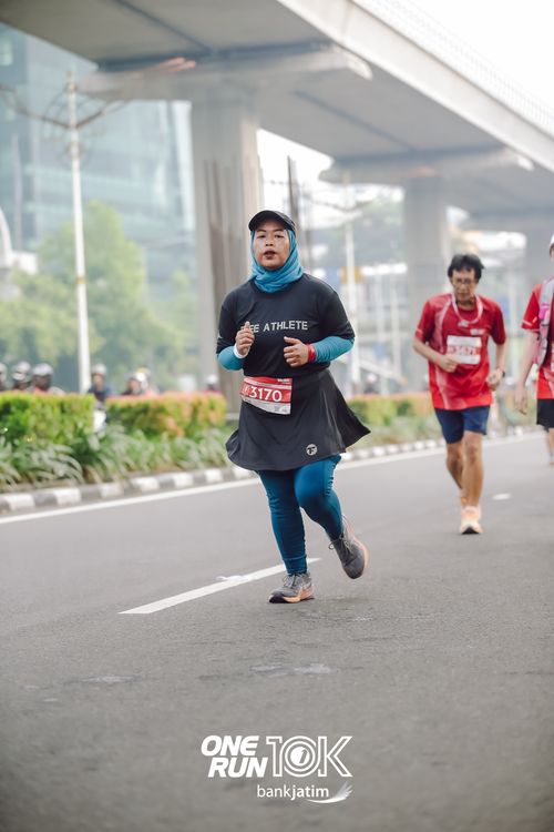 Race photo from ONE RUN 10 K