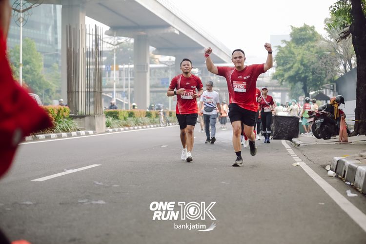 Race photo from ONE RUN 10 K