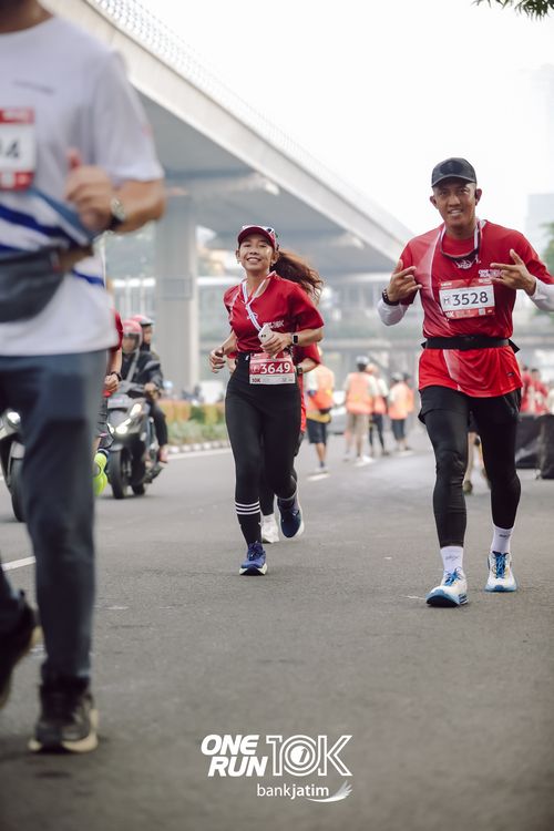 Race photo from ONE RUN 10 K