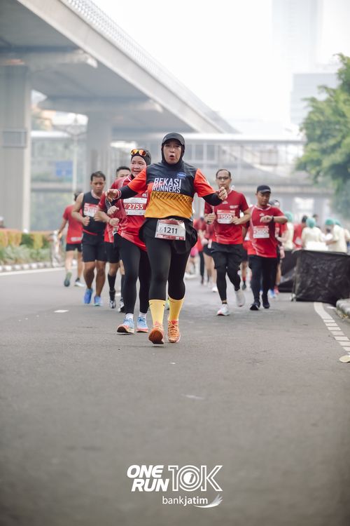 Race photo from ONE RUN 10 K