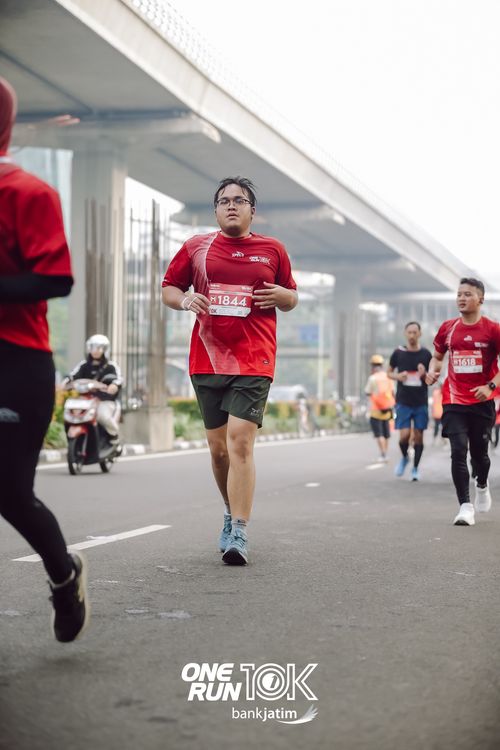 Race photo from ONE RUN 10 K