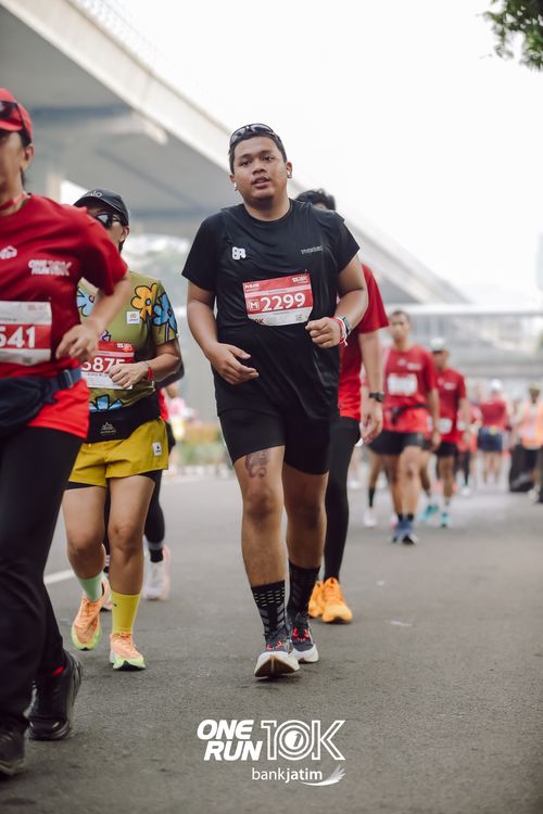 Race photo from ONE RUN 10 K