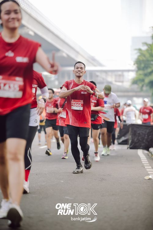 Race photo from ONE RUN 10 K