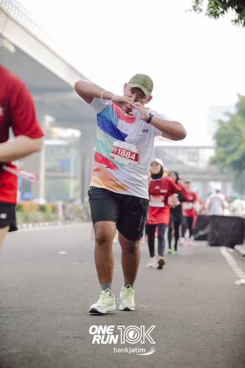 Race photo from ONE RUN 10 K