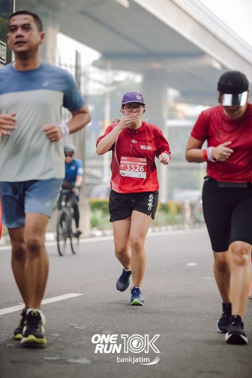 Race photo from ONE RUN 10 K