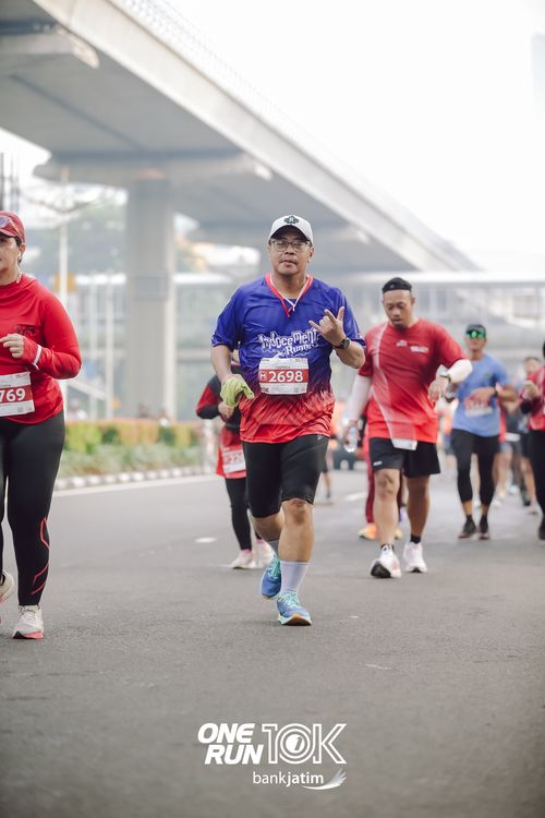 Race photo from ONE RUN 10 K