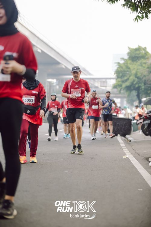 Race photo from ONE RUN 10 K