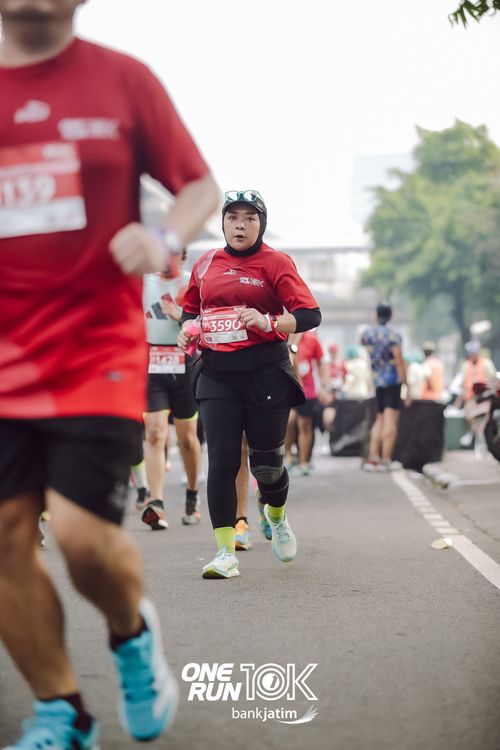 Race photo from ONE RUN 10 K