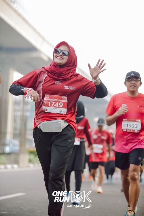 Race photo from ONE RUN 10 K