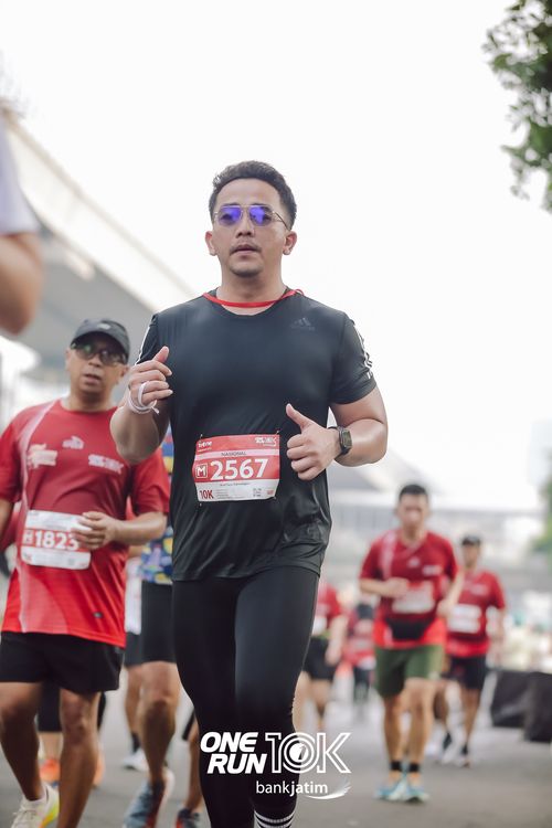 Race photo from ONE RUN 10 K