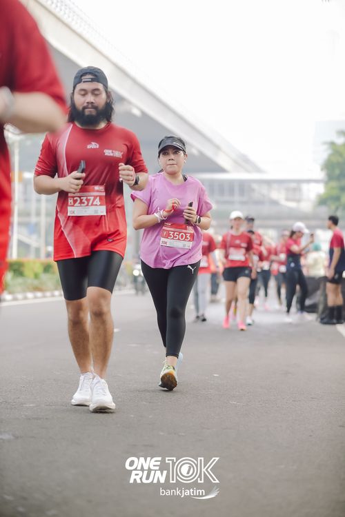 Race photo from ONE RUN 10 K