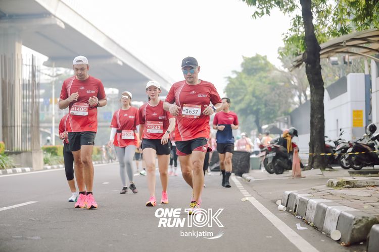 Race photo from ONE RUN 10 K