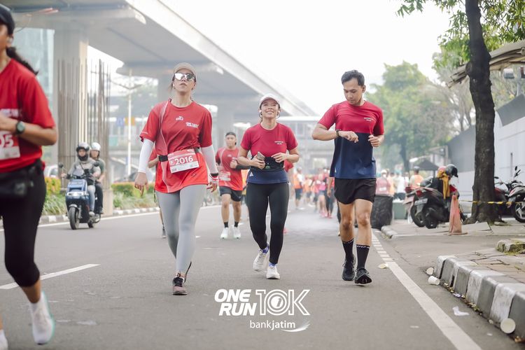 Race photo from ONE RUN 10 K