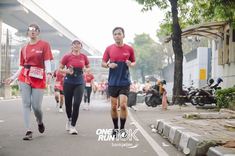 Race photo from ONE RUN 10 K