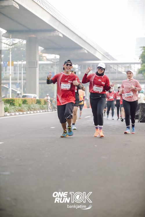 Race photo from ONE RUN 10 K