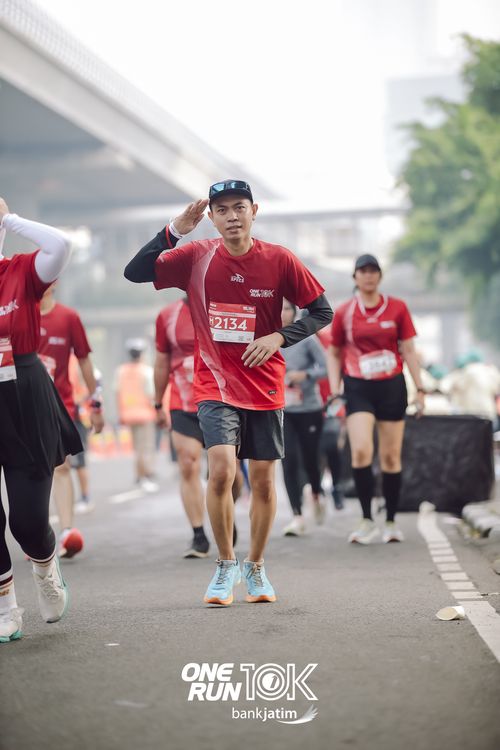 Race photo from ONE RUN 10 K