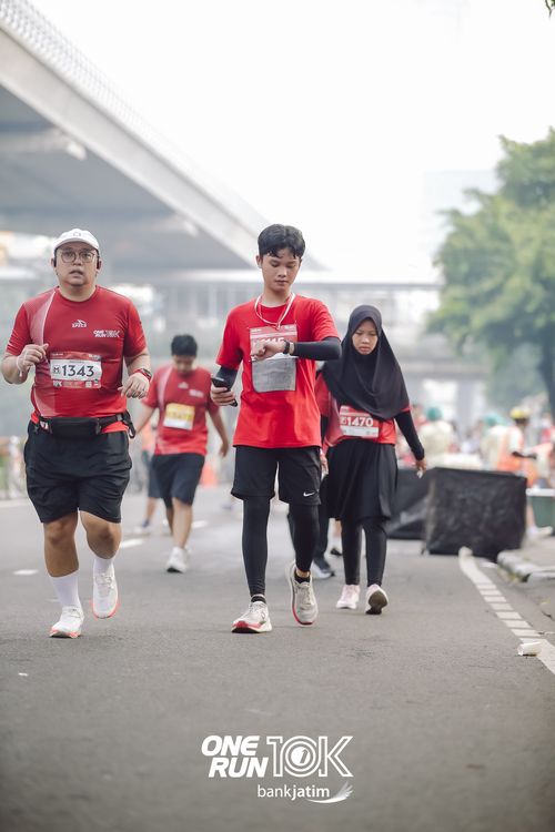 Race photo from ONE RUN 10 K