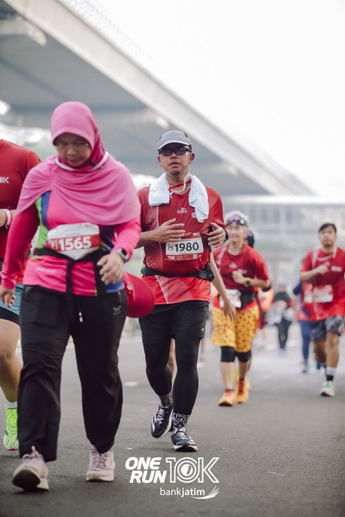 Race photo from ONE RUN 10 K