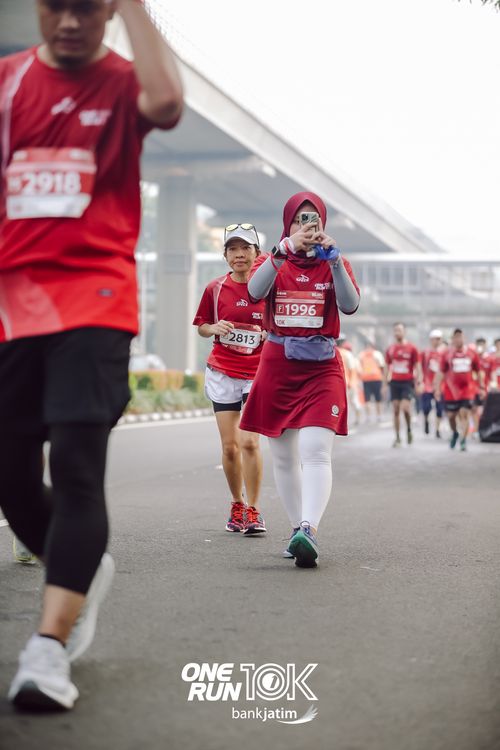 Race photo from ONE RUN 10 K