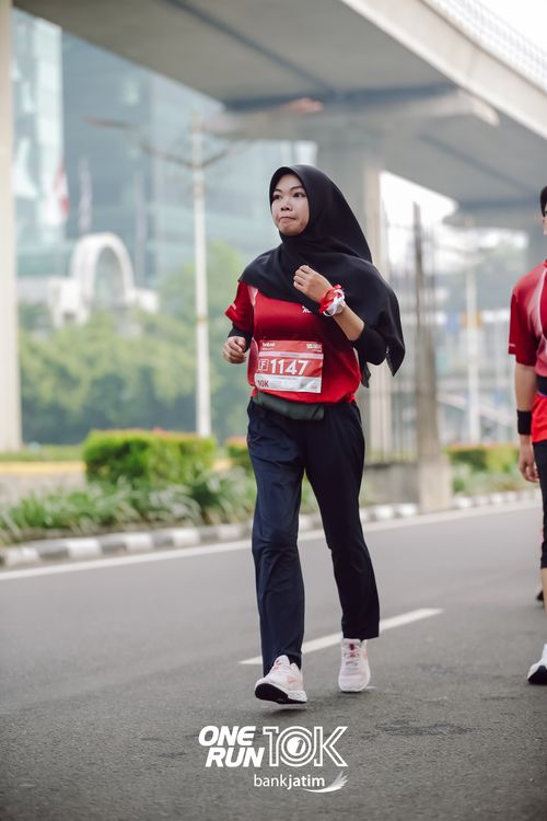 Race photo from ONE RUN 10 K