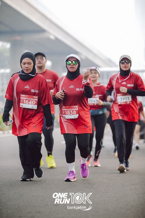 Race photo from ONE RUN 10 K