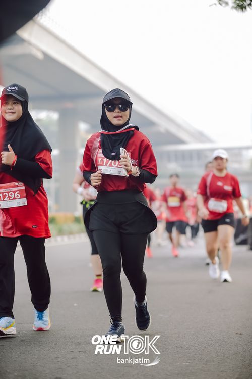 Race photo from ONE RUN 10 K