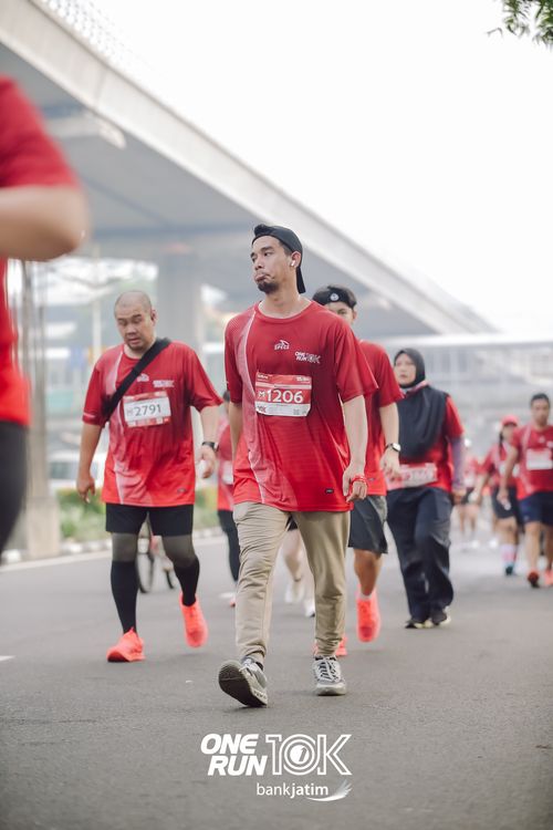 Race photo from ONE RUN 10 K